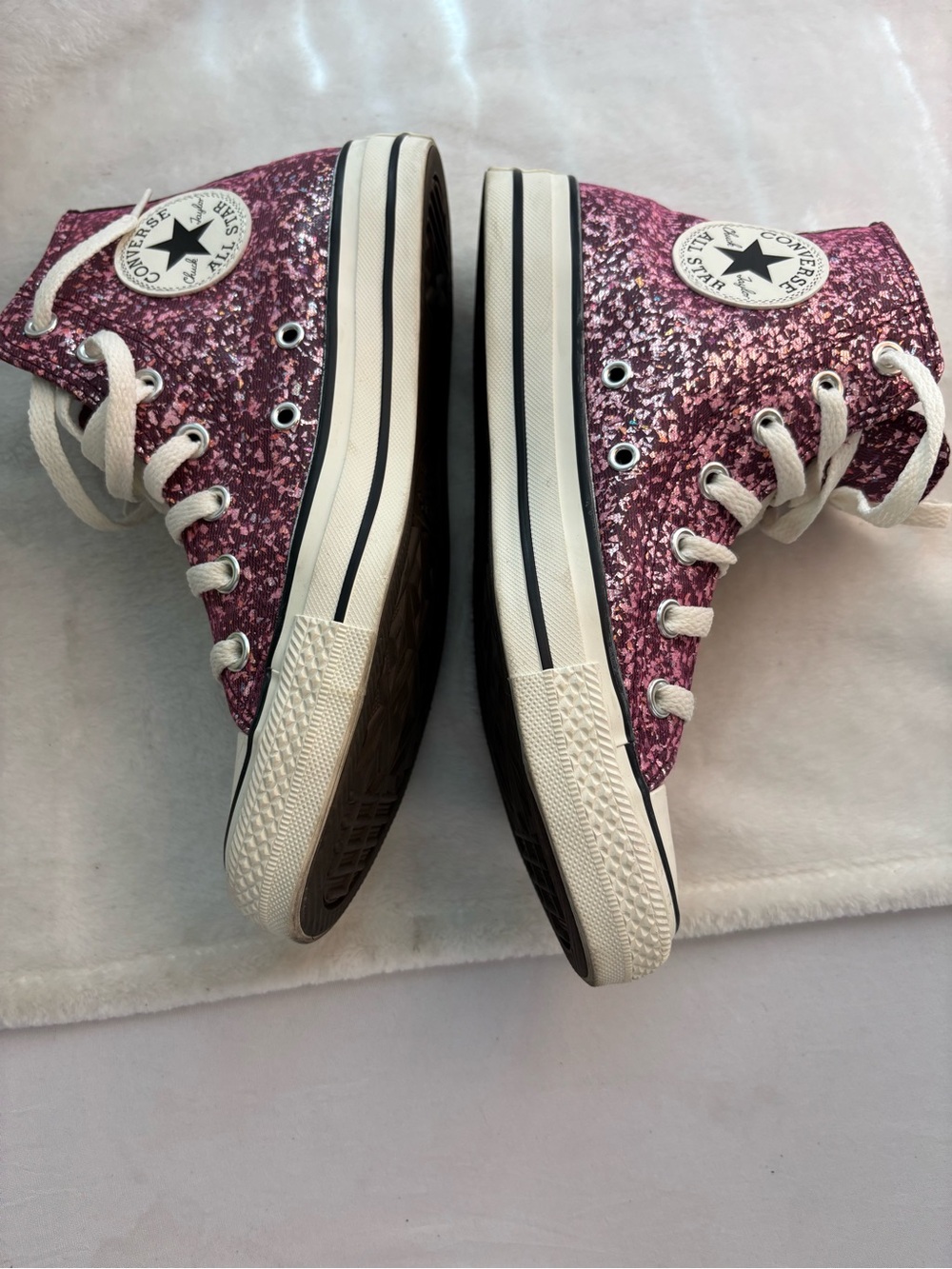 Converse Chuck Taylor Women’s All Star High Top Sneakers A11137C Size 7